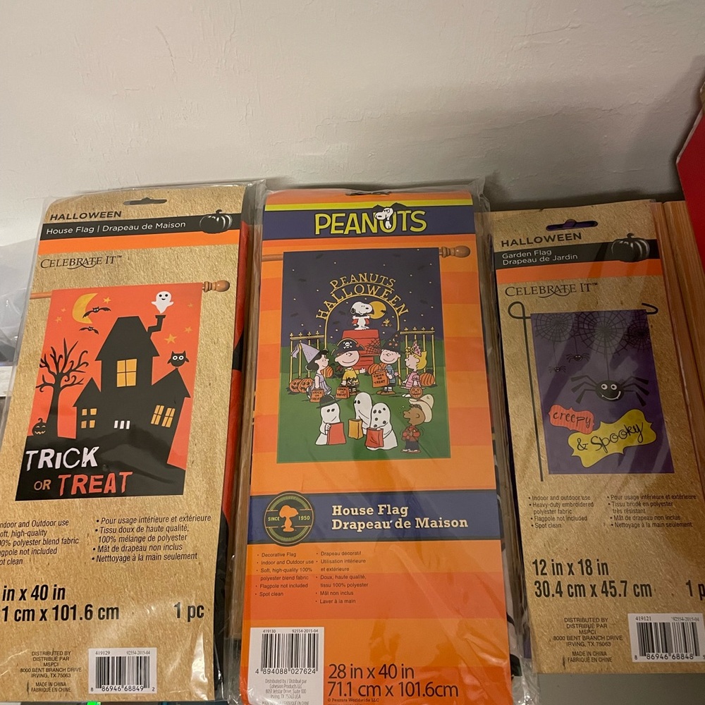 NWT in original packaging 3 Halloween house flags in various sizes
